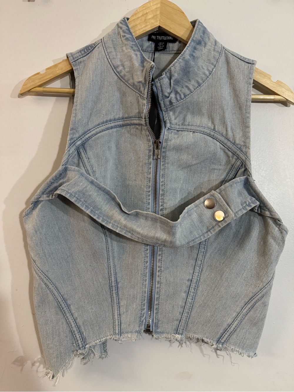 PrettyLittleThing Light Blue Cropped Denim Zip Vest